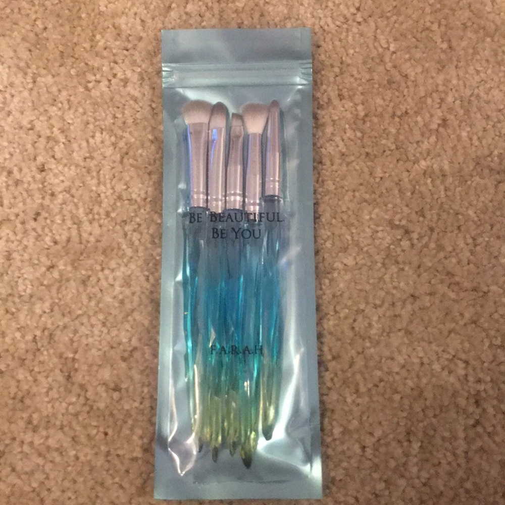 F.A.R.A.H. Brush Set